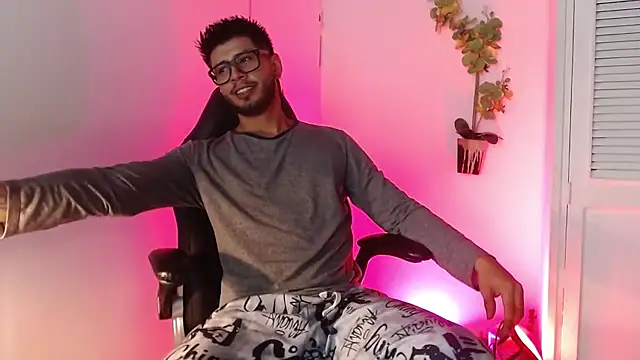 Colby brown03 online show from 10-24-25, 07:02