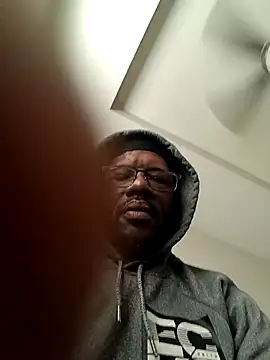 Snapshot of Txdarkmeat74 chatting on 03-11-26, 01:38 Txdarkmeat74 online show from 03-11-26, 01:38