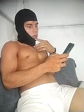 Snapshot of alex_candela chatting on 02-25-25, 05:19 alex candela online show from 02-25-25, 05:19