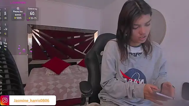 Snapshot of JasmineHarris chatting on 02-20-25, 11:42 JasmineHarris online show from 02-20-25, 11:42