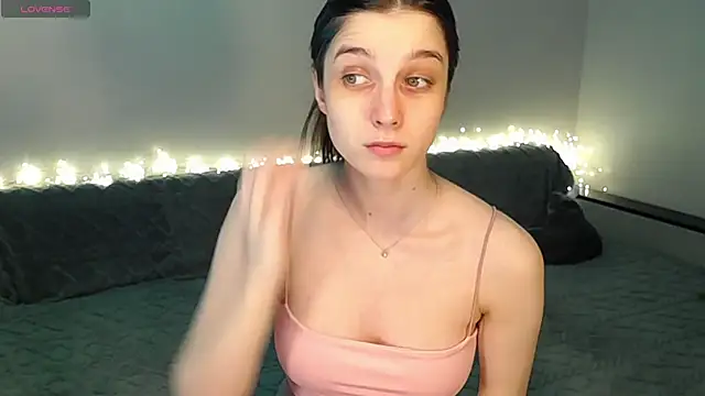 Abigail Wills online show from 11-20-25, 05:24