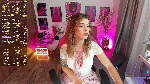 Snapshot of annieesweett chatting on 07-08-26, 07:47 annieesweett online show from 07-08-26, 07:47