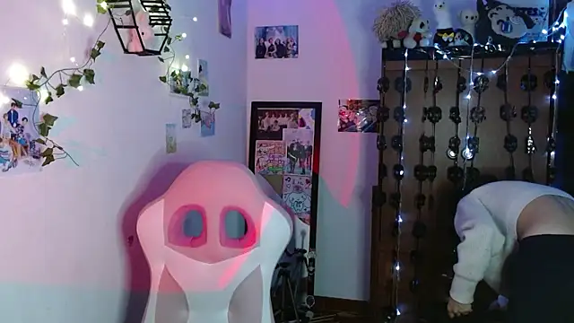 Snapshot of sweet_Samx chatting on 12-21-24, 06:41 sweet Samx online show from 12-21-24, 06:41