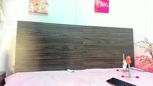 AnnieSofiia online show from 11-07-25, 08:13