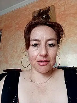 Snapshot of sussy_185 chatting on 11-13-25, 04:00 sussy 185 online show from 11-13-25, 04:00