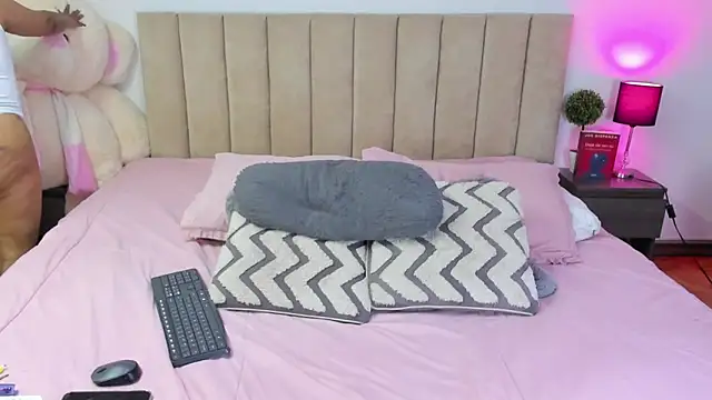 HannaRousse  online show from 10-24-25, 08:08