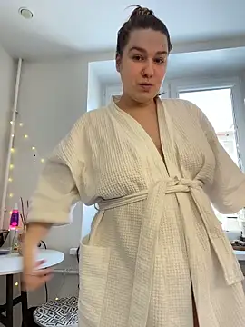 Snapshot of SuzieMurray chatting on 02-13-26, 08:25 SuzieMurray online show from 02-13-26, 08:25