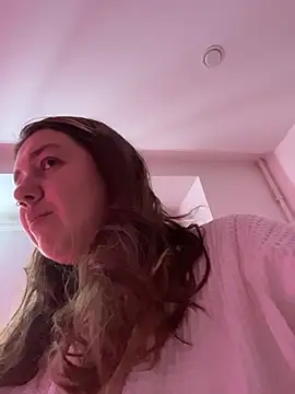 Snapshot of SuzieMurray chatting on 02-26-26, 08:25 SuzieMurray online show from 02-26-26, 08:25