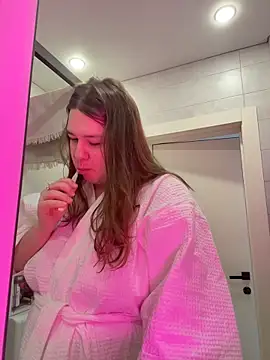 Snapshot of SuzieMurray chatting on 02-07-26, 08:11 SuzieMurray online show from 02-07-26, 08:11