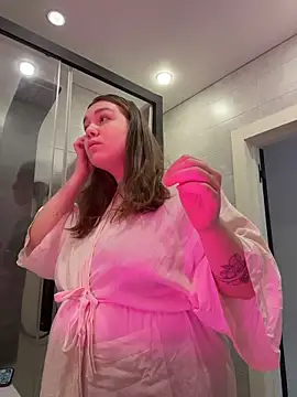 Snapshot of SuzieMurray chatting on 02-22-26, 08:17 SuzieMurray online show from 02-22-26, 08:17