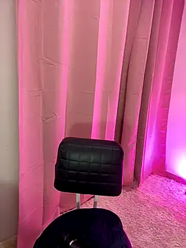 Snapshot of kimberlyhills1 chatting on 12-22-25, 05:29 kimberlyhills1 online show from 12-22-25, 05:29