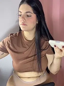 Snapshot of kimberlyhills1 chatting on 02-22-26, 05:36 kimberlyhills1 online show from 02-22-26, 05:36