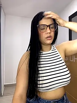 Snapshot of kimberlyhills1 chatting on 11-13-25, 10:02 kimberlyhills1 online show from 11-13-25, 10:02