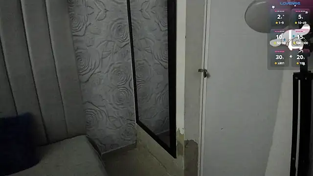 Snapshot of AlexaFoxy18 chatting on 06-11-26, 02:36 AlexaFoxy18 online show from 06-11-26, 02:36