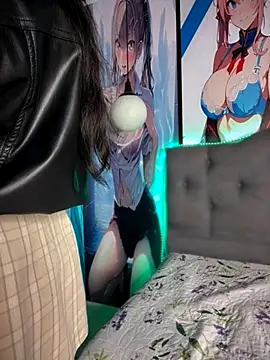 Im Little online show from 11-05-25, 03:20