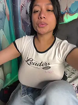 Im Little online show from 11-22-25, 04:00