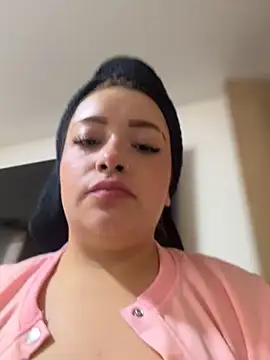 Snapshot of Tatiana_O chatting on 05-21-26, 01:08 Tatiana O online show from 05-21-26, 01:08