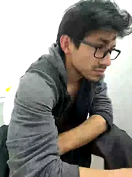 charlesss19 online show from 02-26-25, 11:11