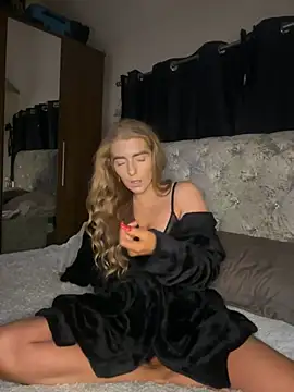 Snapshot of Summer_Paige chatting on 01-10-25, 05:02 Summer Paige online show from 01-10-25, 05:02
