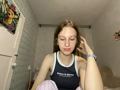 Snapshot of Eva_Angel3 chatting on 06-18-26, 07:19 Eva Angel3 online show from 06-18-26, 07:19