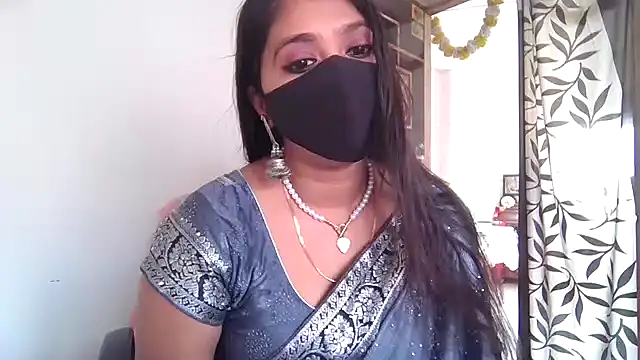 Snapshot of sexy-honey09 chatting on 02-03-26, 02:53 sexy-honey09 online show from 02-03-26, 02:53