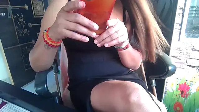 Snapshot of sexy-honey09 chatting on 11-20-25, 09:43 sexy-honey09 online show from 11-20-25, 09:43