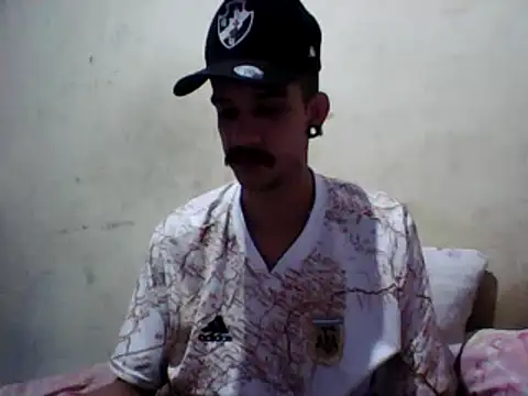 Snapshot of gatobranco001 chatting on 03-08-25, 07:42 gatobranco001 online show from 03-08-25, 07:42