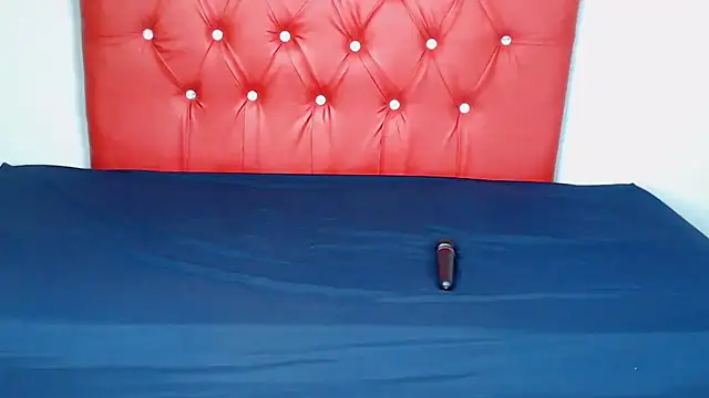 EbonyBentley online show from 11-24-25, 06:13