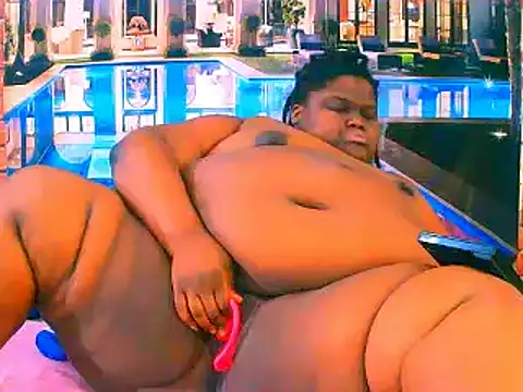 EbonyHotBuns online show from 05-13-26, 06:42
