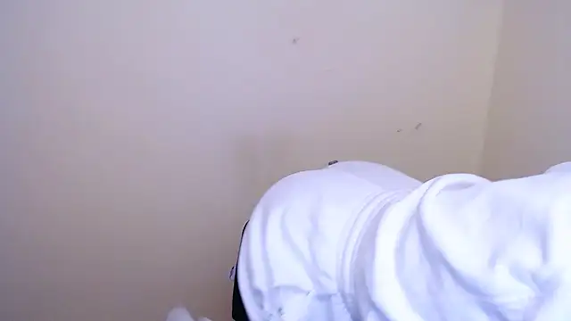 Snapshot of MissOliviaa_ chatting on 01-23-25, 11:48 MissOliviaa  online show from 01-23-25, 11:48