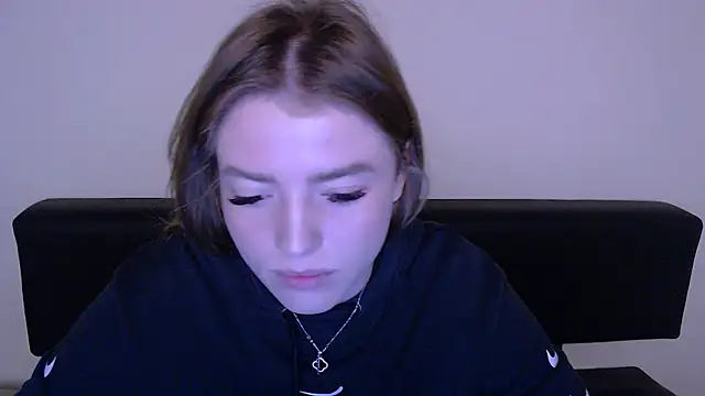 Snapshot of MissOliviaa_ chatting on 03-06-25, 11:47 MissOliviaa  online show from 03-06-25, 11:47