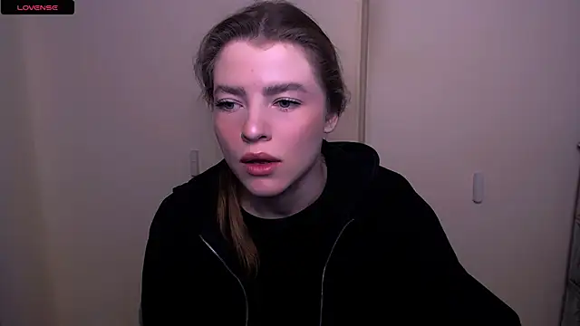 Snapshot of MissOliviaa_ chatting on 02-22-25, 09:01 MissOliviaa  online show from 02-22-25, 09:01