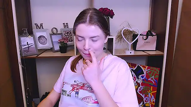 Snapshot of MissOliviaa_ chatting on 01-25-25, 09:47 MissOliviaa  online show from 01-25-25, 09:47