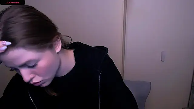 Snapshot of MissOliviaa_ chatting on 02-22-25, 12:08 MissOliviaa  online show from 02-22-25, 12:08