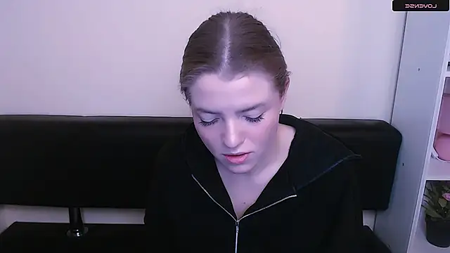 Snapshot of MissOliviaa_ chatting on 01-03-25, 12:07 MissOliviaa  online show from 01-03-25, 12:07