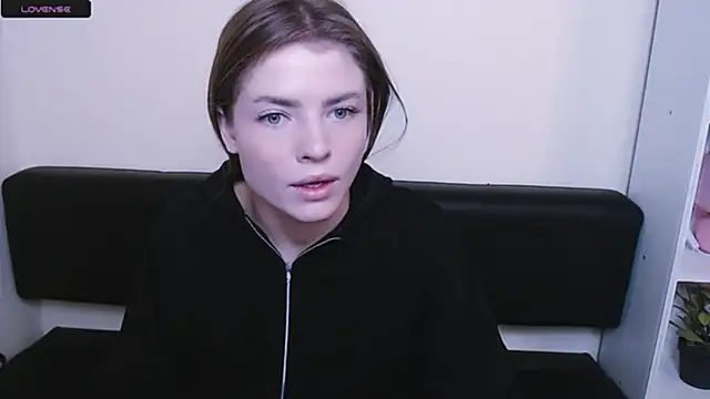 Snapshot of MissOliviaa_ chatting on 01-08-25, 11:10 MissOliviaa  online show from 01-08-25, 11:10