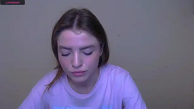 Snapshot of MissOliviaa_ chatting on 02-27-25, 11:39 MissOliviaa  online show from 02-27-25, 11:39