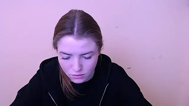 Snapshot of MissOliviaa_ chatting on 01-16-25, 08:33 MissOliviaa  online show from 01-16-25, 08:33