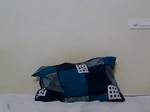 Snapshot of nick05inch chatting on 10-12-25, 12:28 nick05inch online show from 10-12-25, 12:28