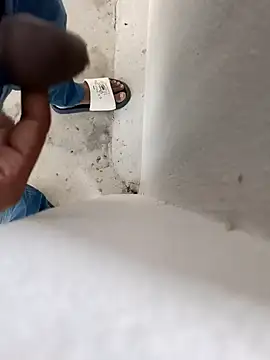 Snapshot of nick05inch chatting on 10-02-25, 11:57 nick05inch online show from 10-02-25, 11:57