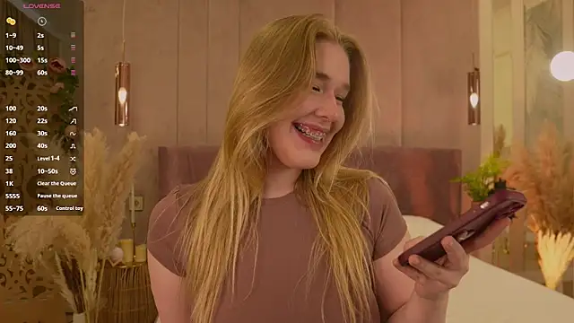 Snapshot of Smiley_Mia chatting on 05-01-26, 05:23 Smiley Mia online show from 05-01-26, 05:23