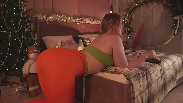 Smiley Mia online show from 12-18-25, 07:40