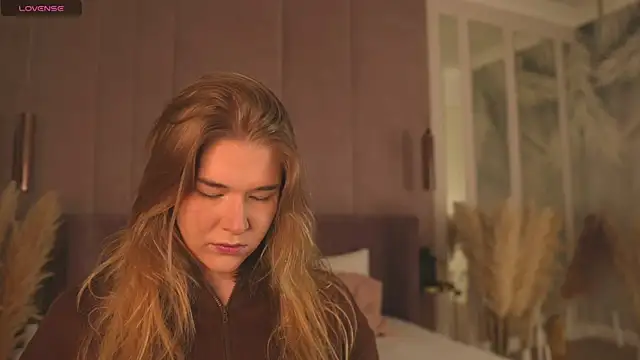 Smiley Mia online show from 02-07-26, 05:04