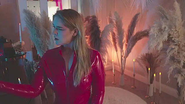 Smiley Mia online show from 01-15-26, 05:33