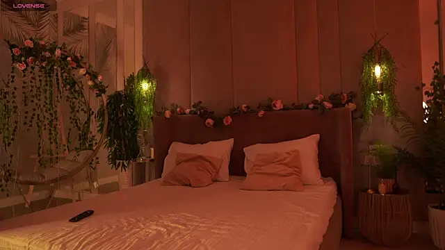 Smiley Mia online show from 09-23-25, 05:14