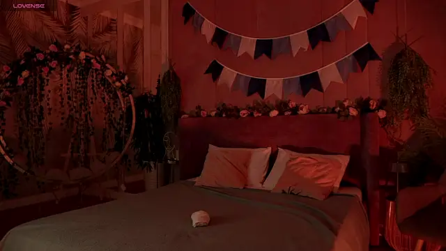 Smiley Mia online show from 09-30-25, 05:35