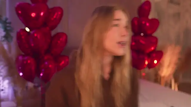 Smiley Mia online show from 02-12-26, 05:07