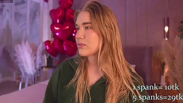 Smiley Mia online show from 02-23-26, 05:09