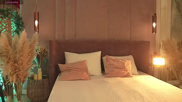 Smiley Mia online show from 03-19-26, 05:29