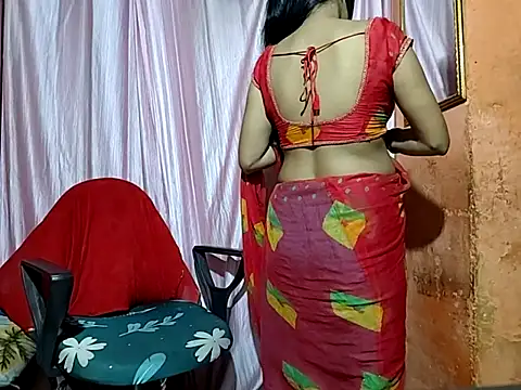 Snapshot of poojaxxx65 chatting on 09-19-25, 11:42 poojaxxx65 online show from 09-19-25, 11:42
